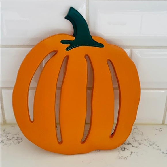 Crate&barrel Pumpkin Trivet - Picture 4 of 13